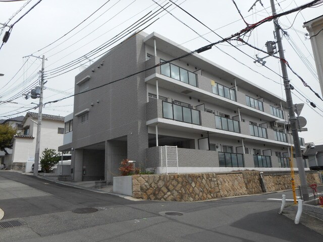 エトワール長尾の物件外観写真