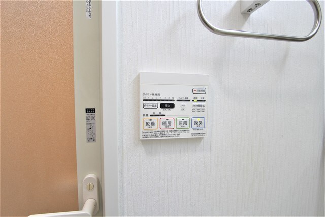 物件内観写真10　(浴室乾燥機付き)