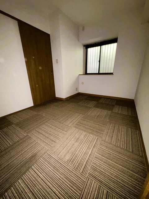 物件内観写真6　(玄関横（エアコン設置可）)