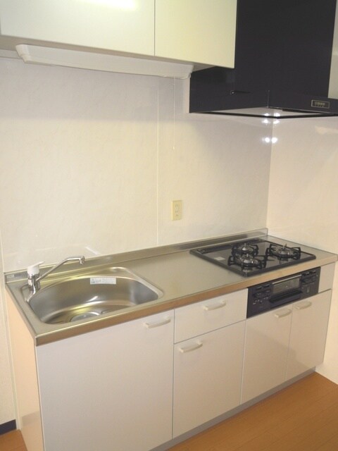 物件内観写真3　(システムキッチン)