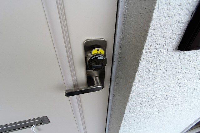 物件内観写真5　(安心のカードキー)