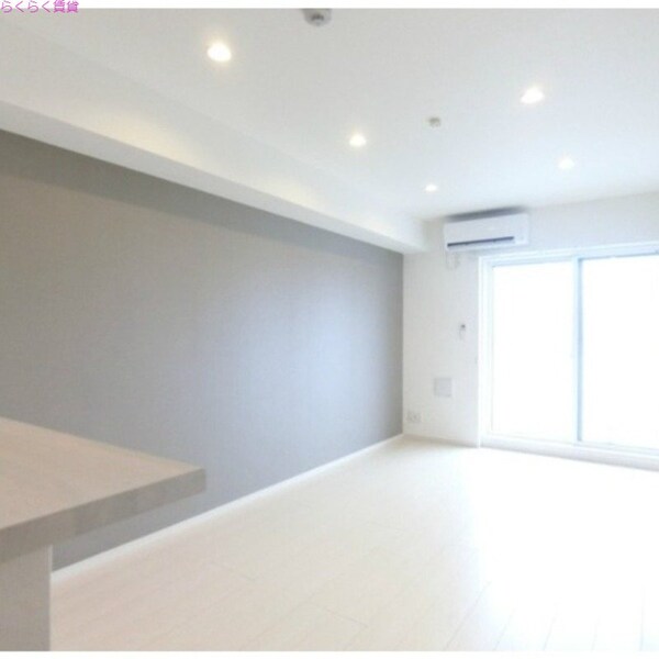 居室・リビング(明るいリビング)