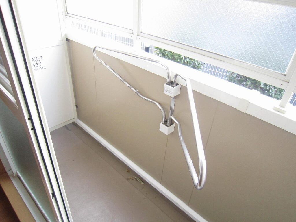 物件内観写真8　(洗濯物も十分干せます)