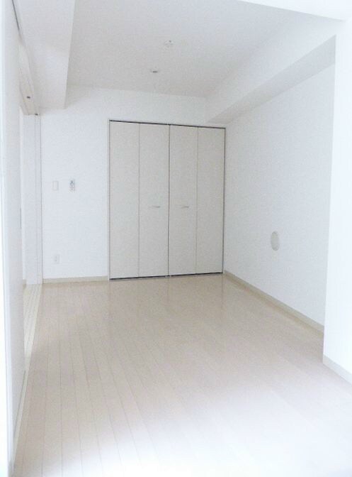 物件内観写真5　(近くには公園や商業施設も豊富！！)