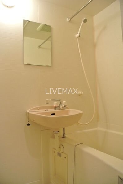 浴室(仲介手数料は賃料の半月分です)