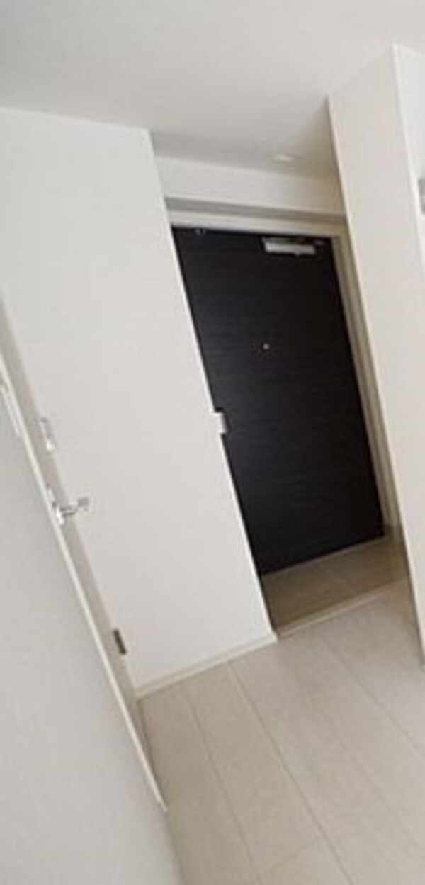 玄関(★《見学予約受け付け中》設備充実のハイグレード賃貸マンション)