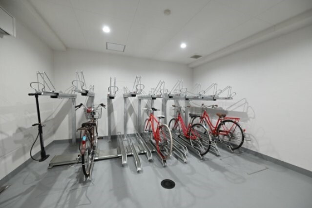 物件外観写真4　(駐輪場)