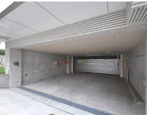 物件外観写真2　(　★《見学予約受け付け中》設備充実のハイグレード賃貸マンショ)