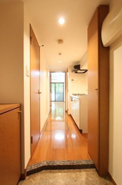 物件内観写真8　(～1日の始まりはキレイな玄関から～)