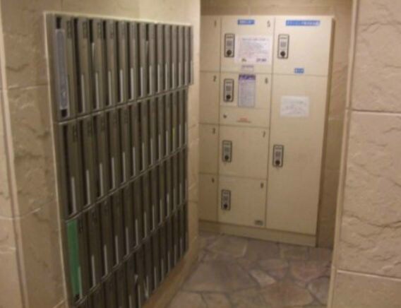 物件外観写真5　(～あると便利な宅配ボックス～)