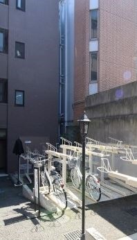 物件外観写真7　(～自転車は駐輪場へ～)