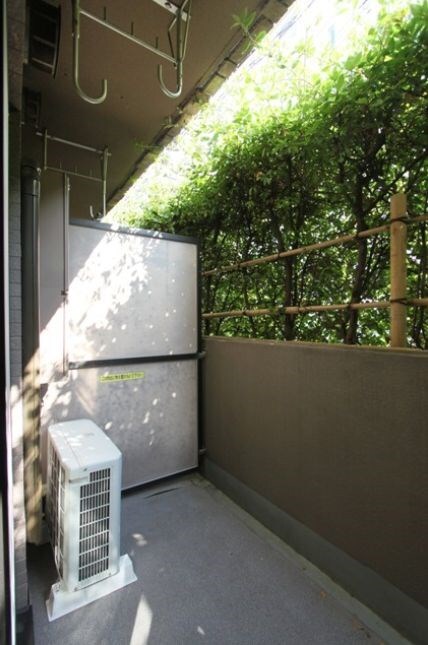 物件内観写真13　(～外の空気を感じるバルコニー～)