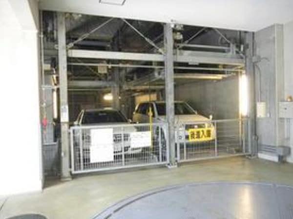 駐車場(★《見学予約受け付け中》設備充実のハイグレード賃貸マンション)