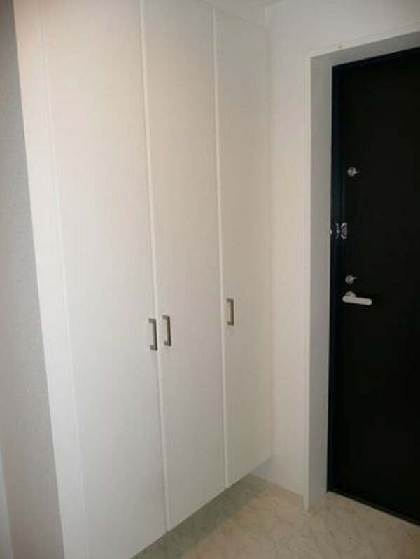 玄関(★《見学予約受け付け中》設備充実のハイグレード賃貸マンション)