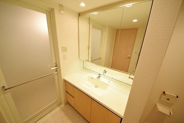 洗面・脱衣所(★《見学予約受け付け中》設備充実のハイグレード賃貸マンション)