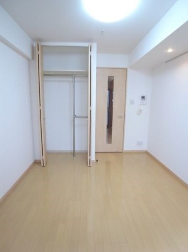 居室(※別部屋参考写真)