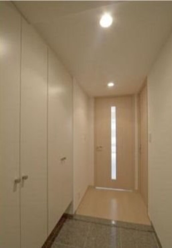 玄関(★《見学予約受け付け中》・設備充実ハイグレードマンション★)
