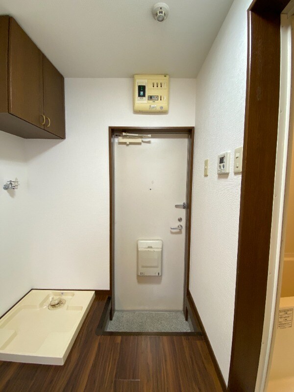 物件内観写真2　(別号室)