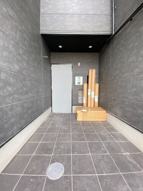 物件外観写真2　(エントランス)