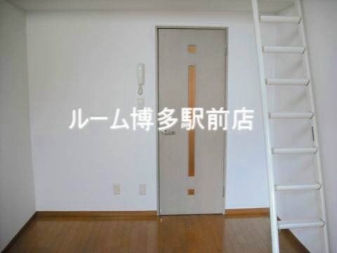 物件内観写真12　(はしご式ロフト)