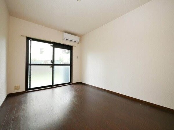 居室・リビング(別号室イメージ)