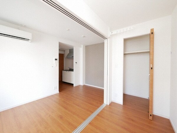 居室・リビング(別号室イメージ)