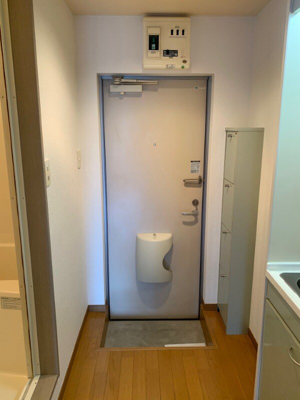 物件内観写真2　(別号室)