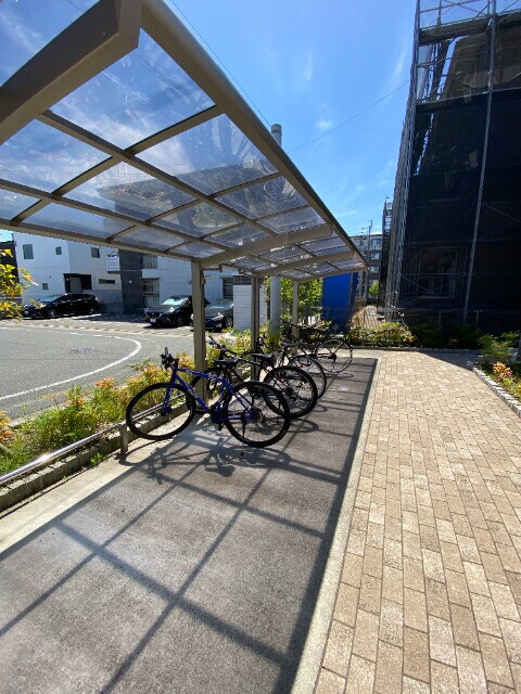 物件外観写真3　(駐輪場)