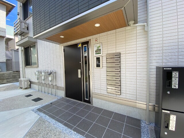 物件外観写真2　(エントランス)