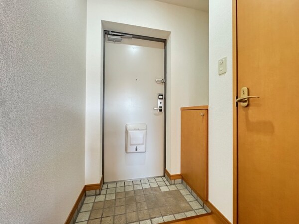 玄関(別号室イメージ)