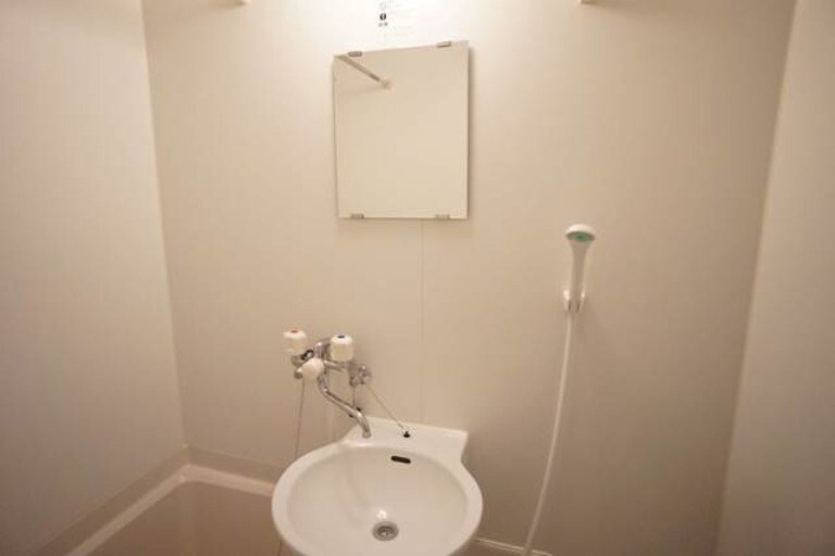 物件内観写真3　(別号室)