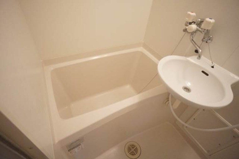 物件内観写真5　(別号室)