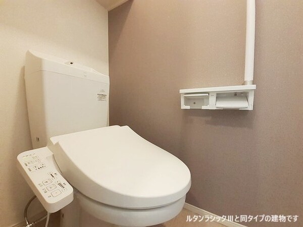 トイレ(同型イメージ)