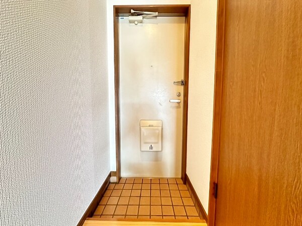 玄関(別号室)