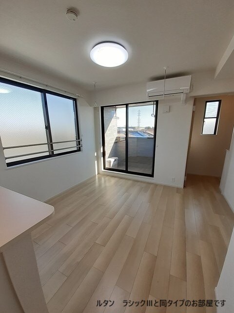 物件内観写真3　(同型イメージ)