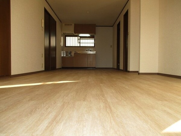 居室・リビング(別号室イメージ)