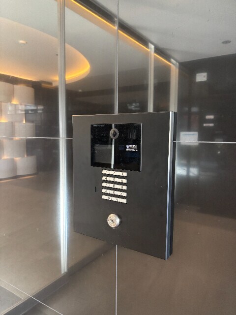 物件外観写真2　(エントランス)