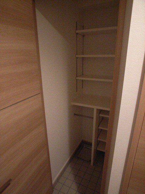 物件内観写真12　(別号室)