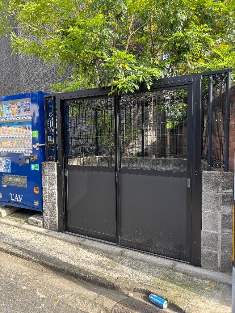 物件外観写真3　(ごみ置き場)