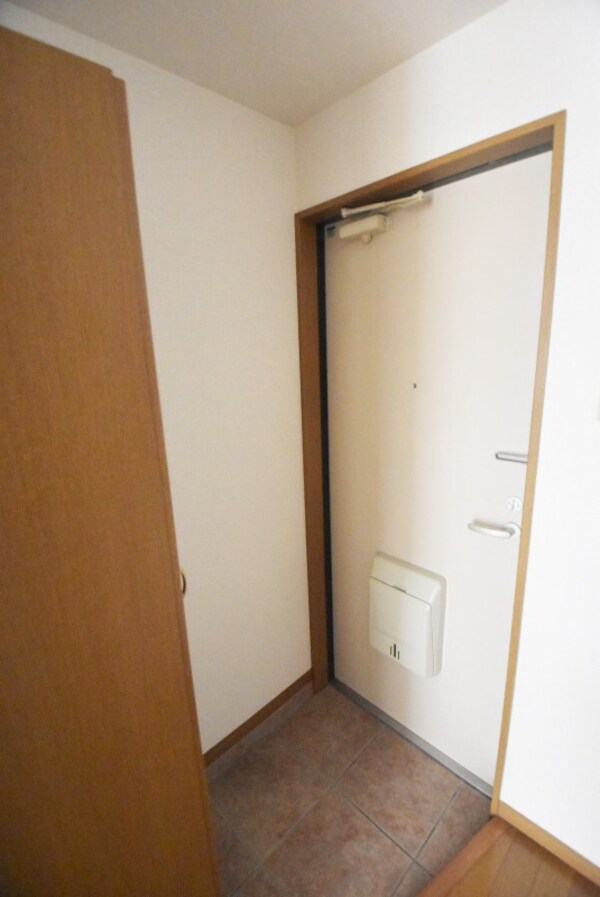 玄関(別号室イメージ)
