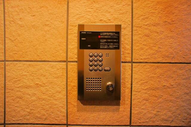 物件外観写真5　(モニター付きのオートロックです)