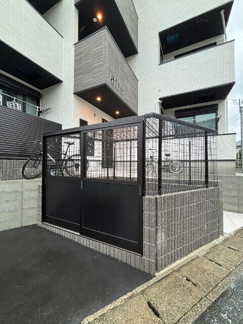 物件外観写真2　(ごみ置き場)