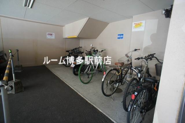 物件外観写真5　(駐輪場)