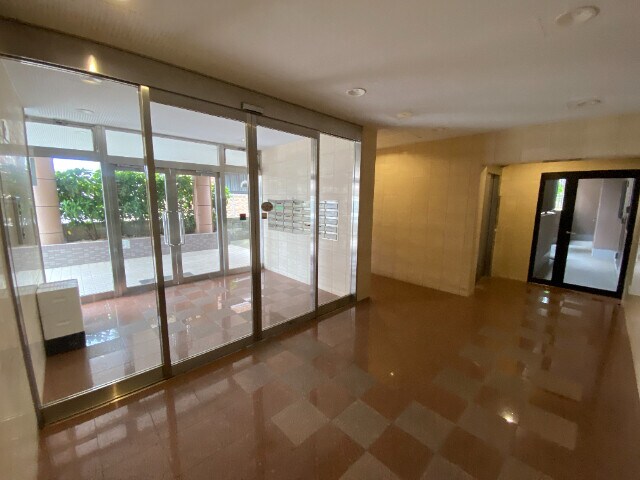 物件外観写真2　(エントランス)