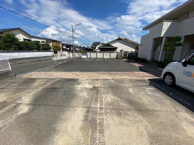 物件外観写真3　(駐車場)