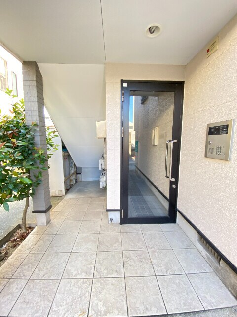 物件外観写真2　(エントランス)