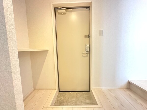 玄関(別部屋写真)