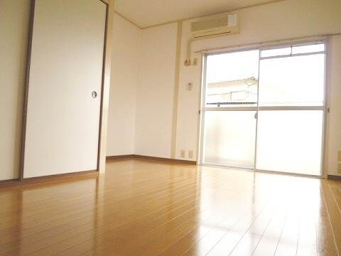 物件外観写真2　(洋室)