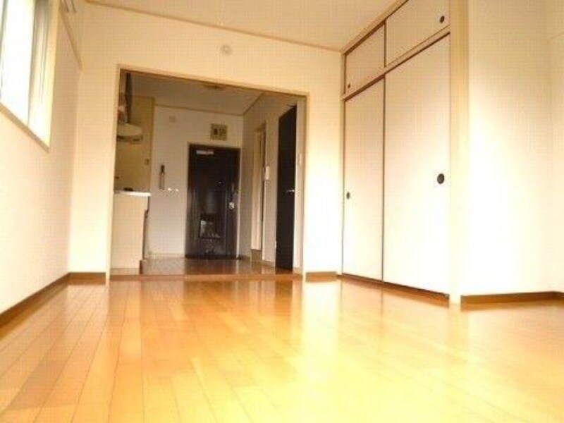 物件内観写真4　(リビング)