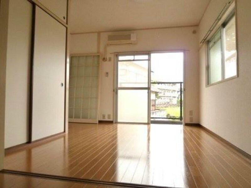 物件内観写真7　(玄関)